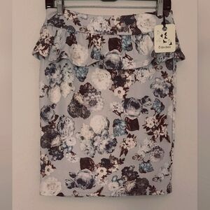 8 Birdies Women's Floral Print Back Zip Lined Pencil Skirt Sz M (NWT)